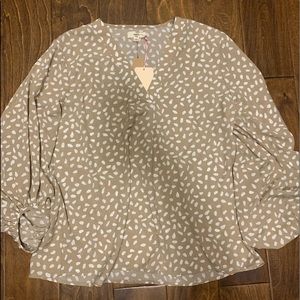 Entro blouse! Size large! NWT!!